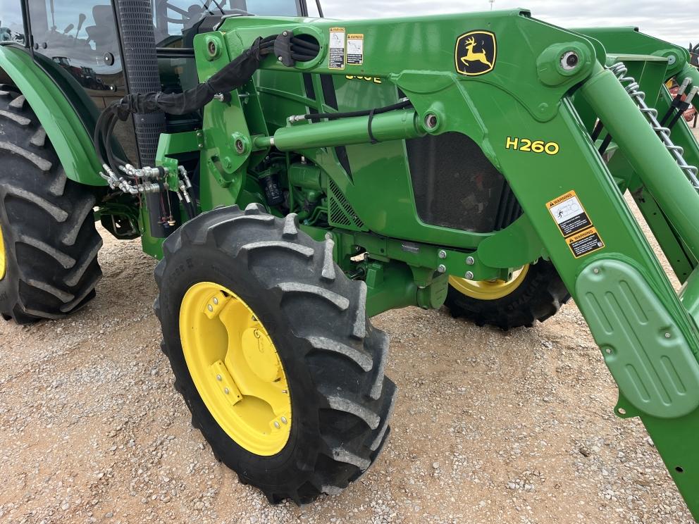 Image for 2015 John Deere 5100E