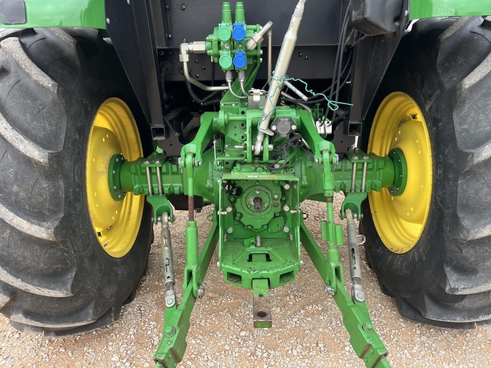 Image for 2015 John Deere 5100E