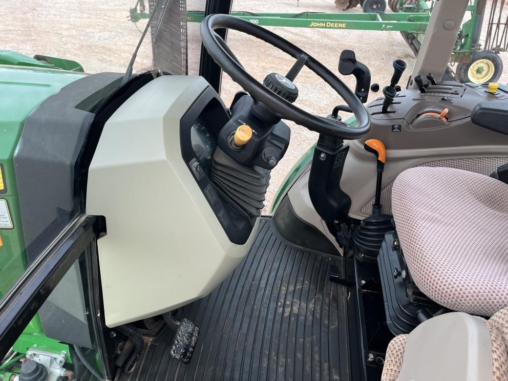 Image for 2015 John Deere 5100E