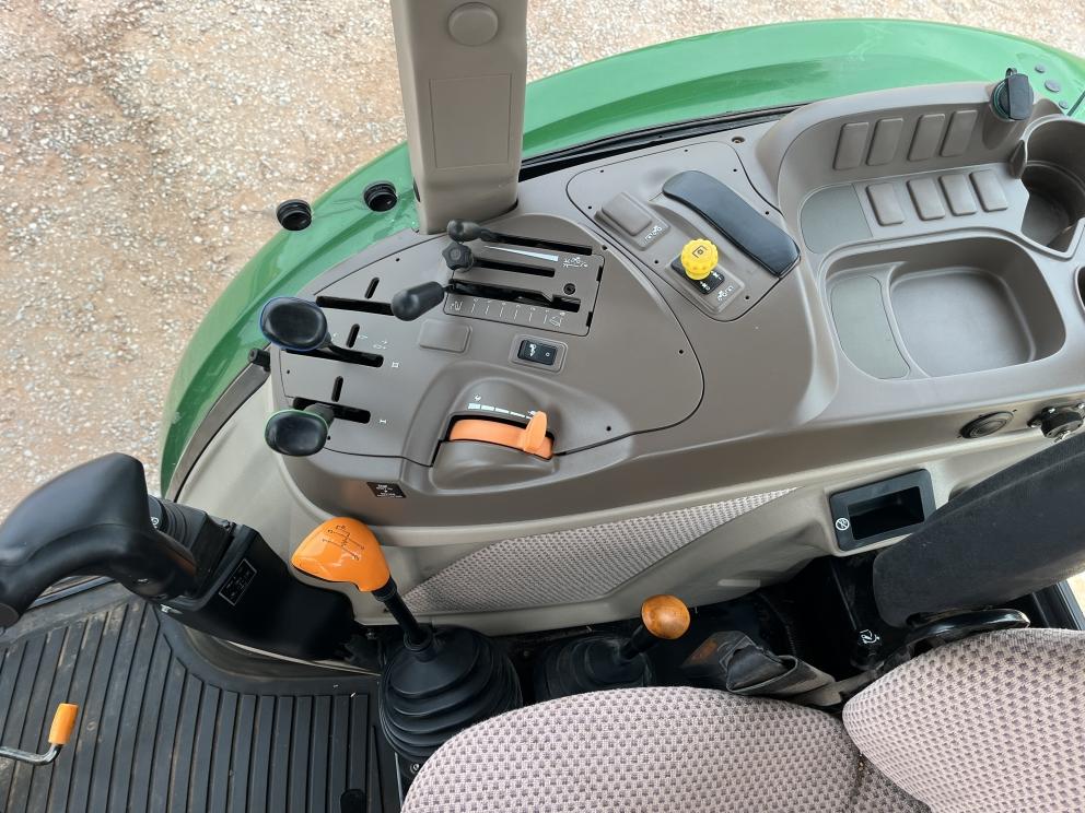 Image for 2015 John Deere 5100E