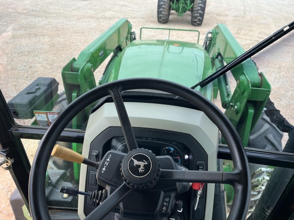 Image for 2015 John Deere 5100E