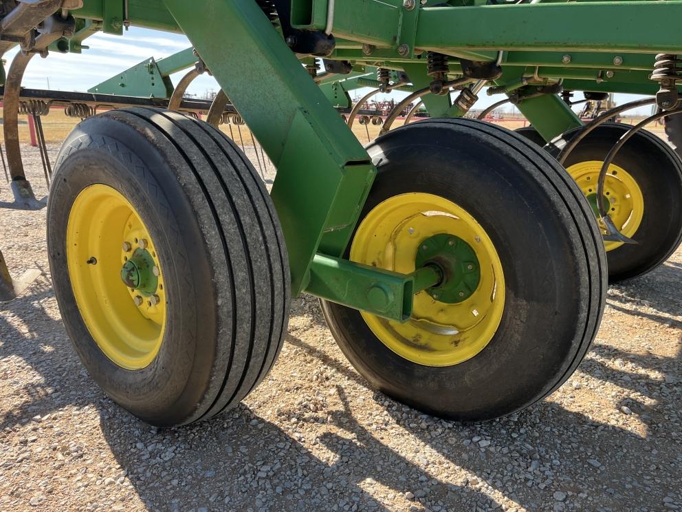 Image for 1999 John Deere 980