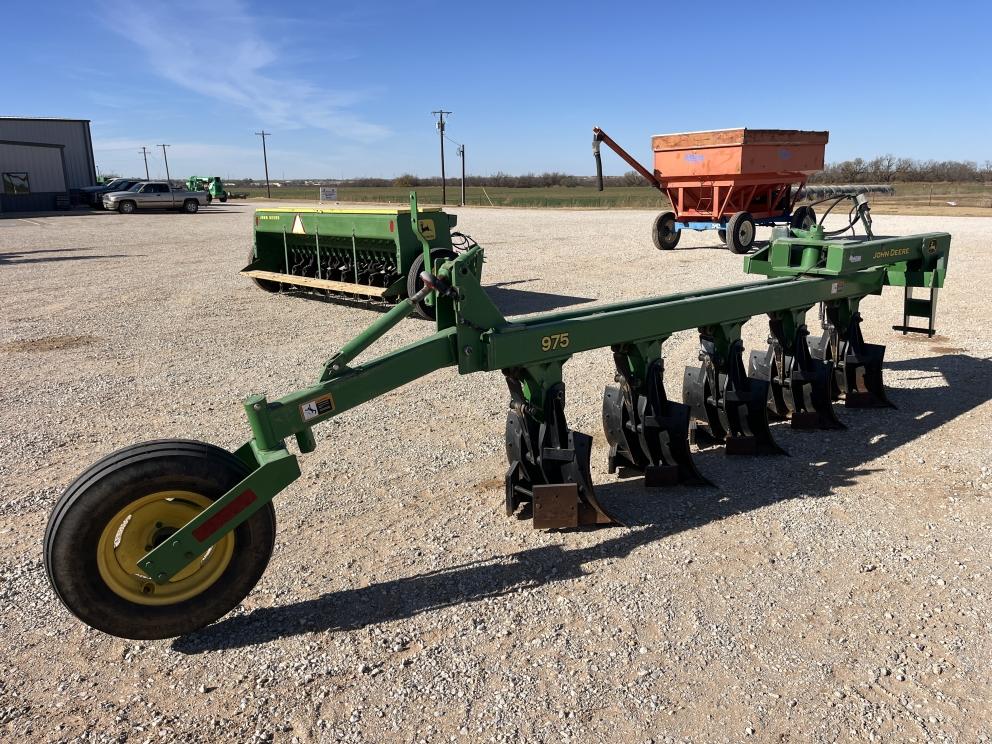 Image for 2018 John Deere 975