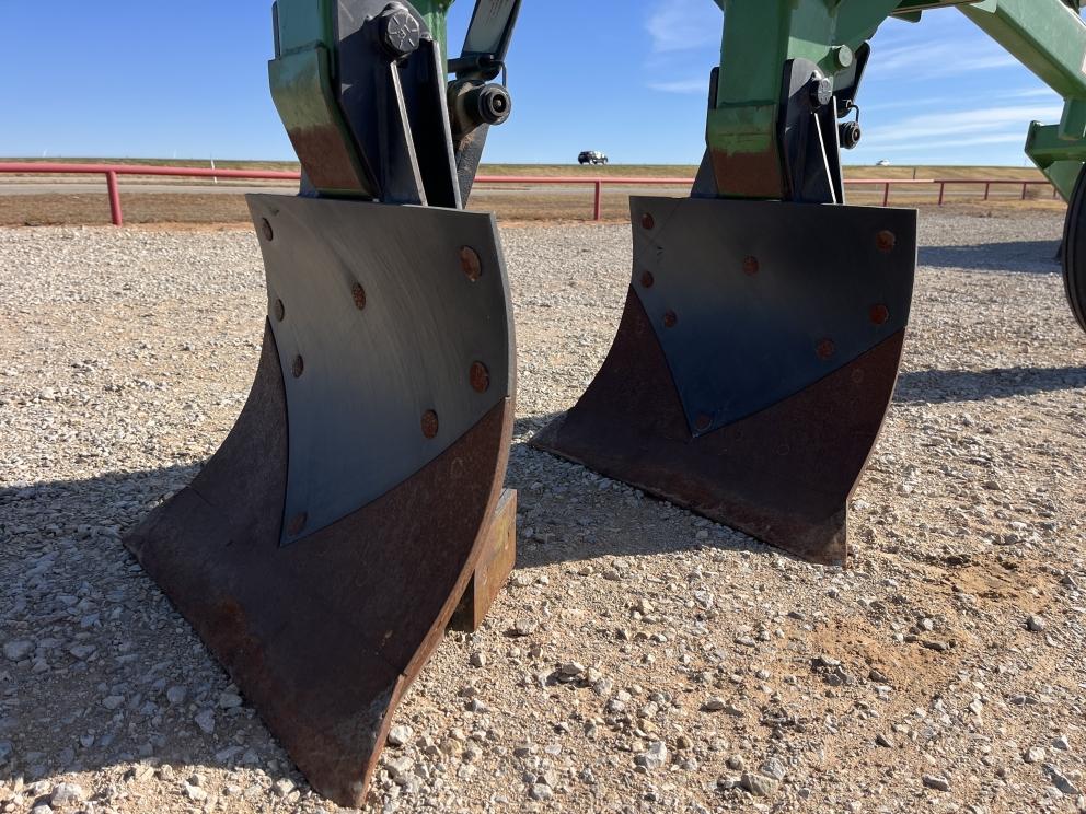 Image for 2018 John Deere 975