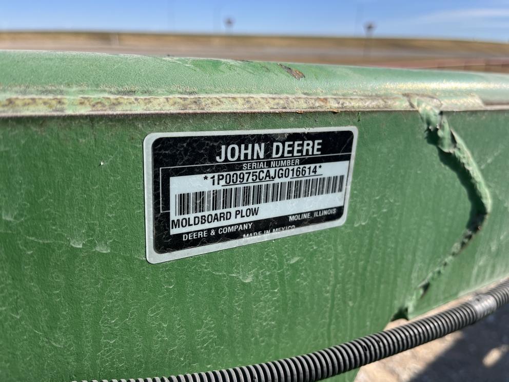 Image for 2018 John Deere 975