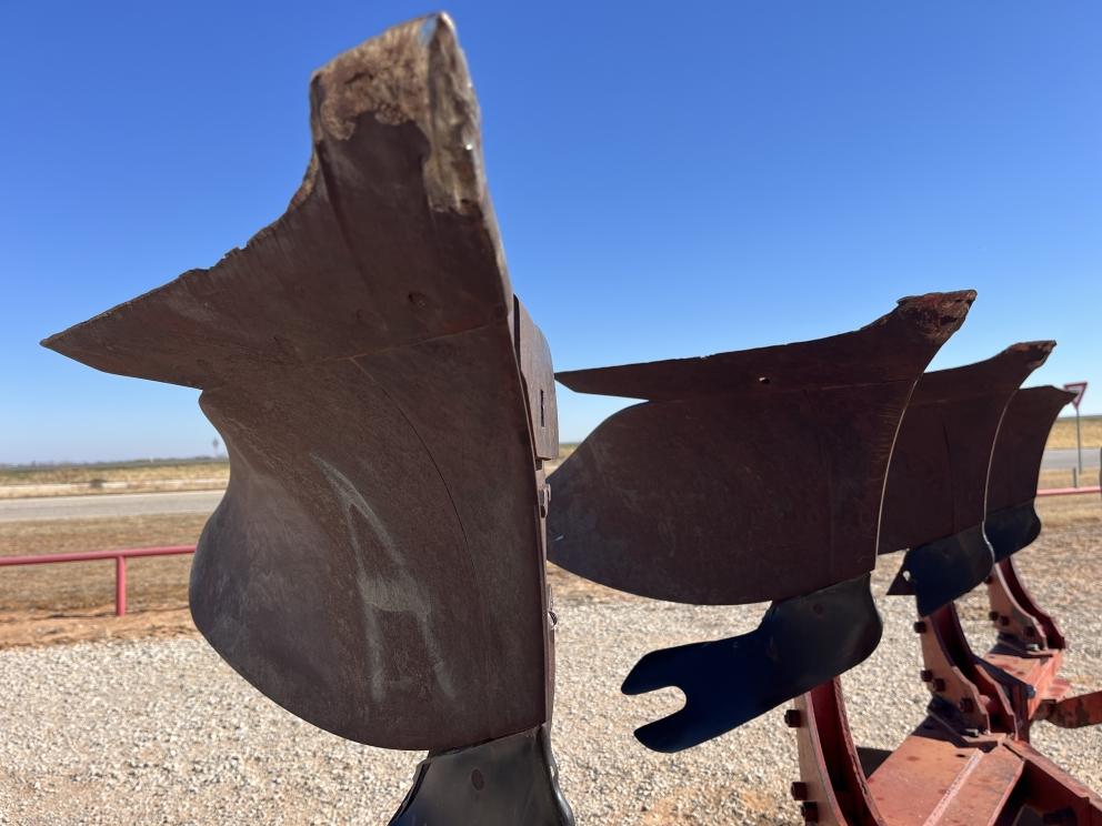 Image for INTERNATIONAL 642