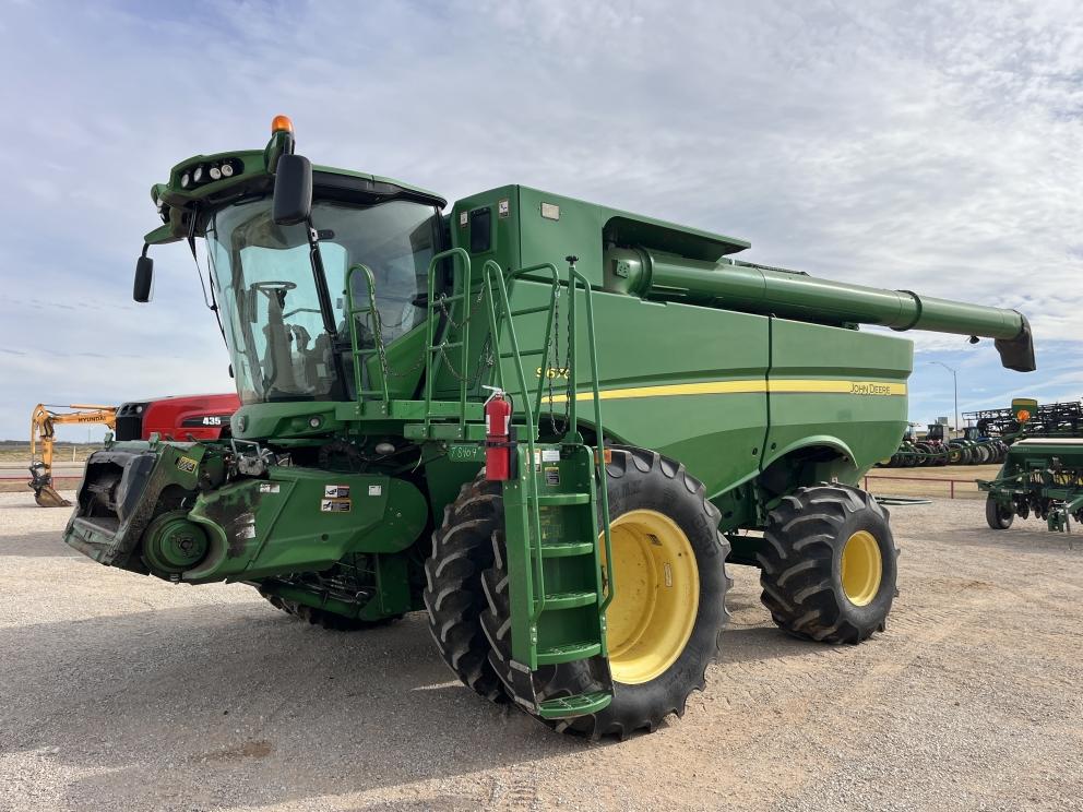 Image for 2013 John Deere S670