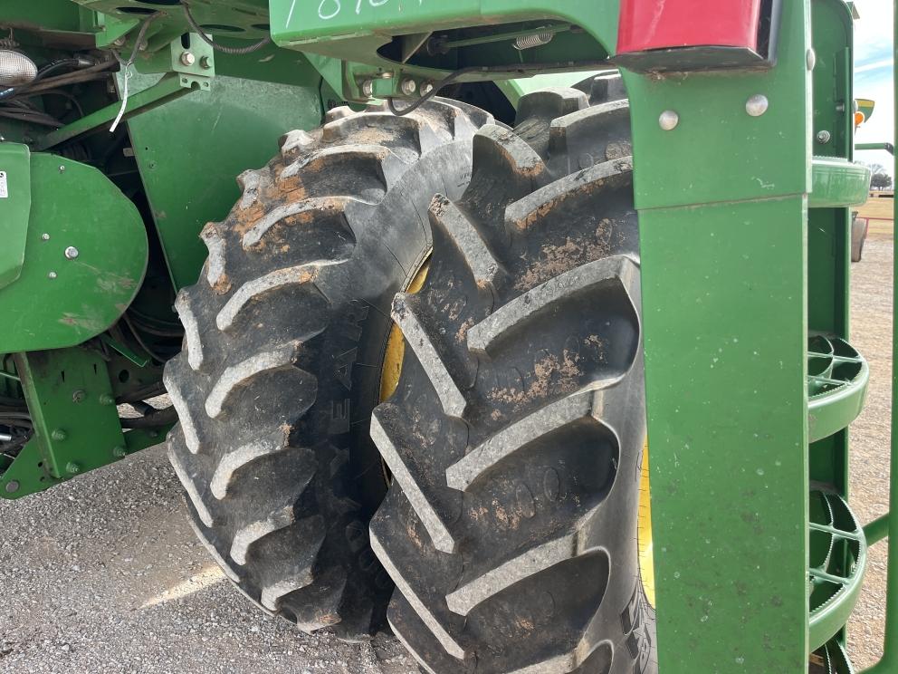 Image for 2013 John Deere S670