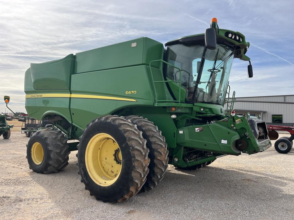 Image for 2013 John Deere S670