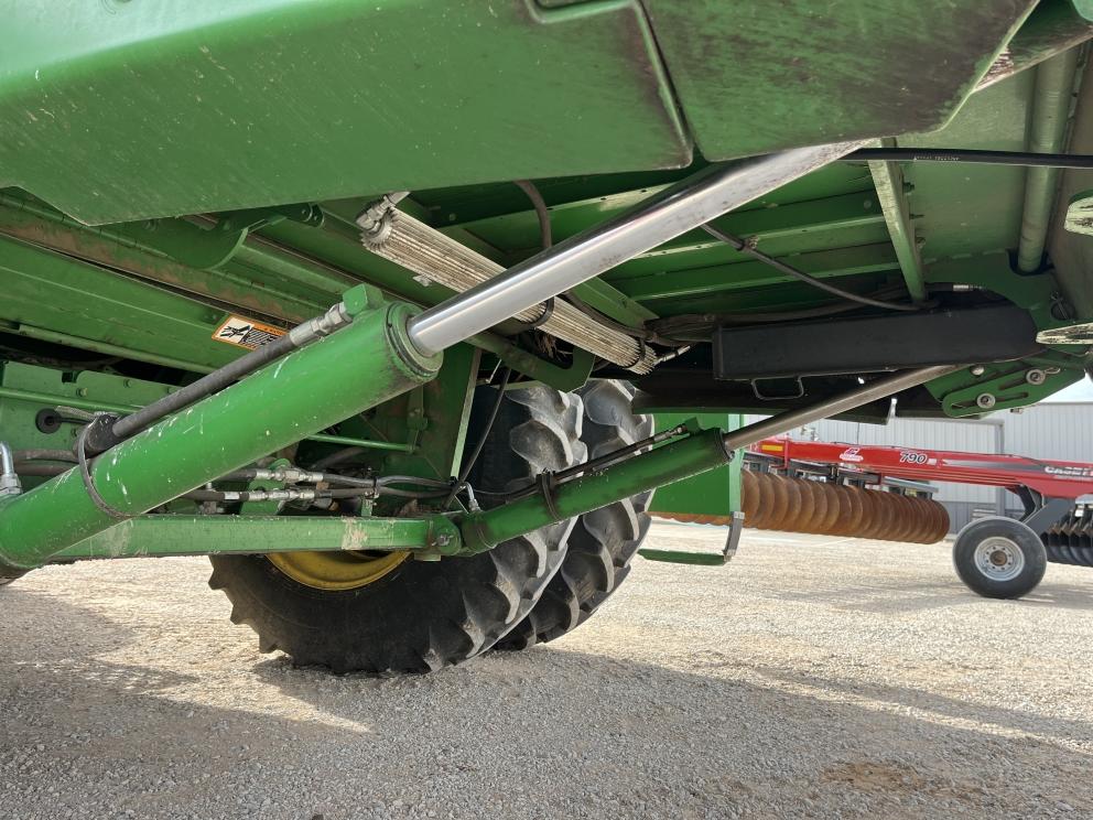 Image for 2013 John Deere S670