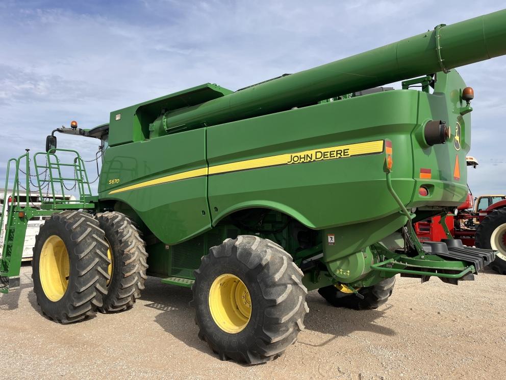 Image for 2013 John Deere S670