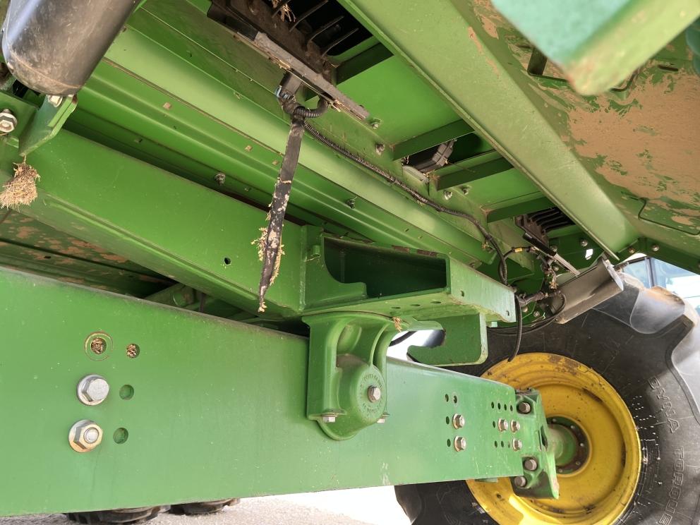 Image for 2013 John Deere S670