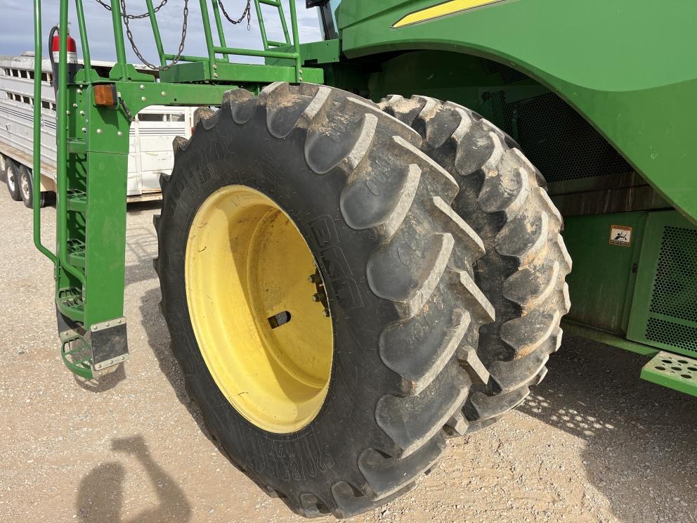 Image for 2013 John Deere S670