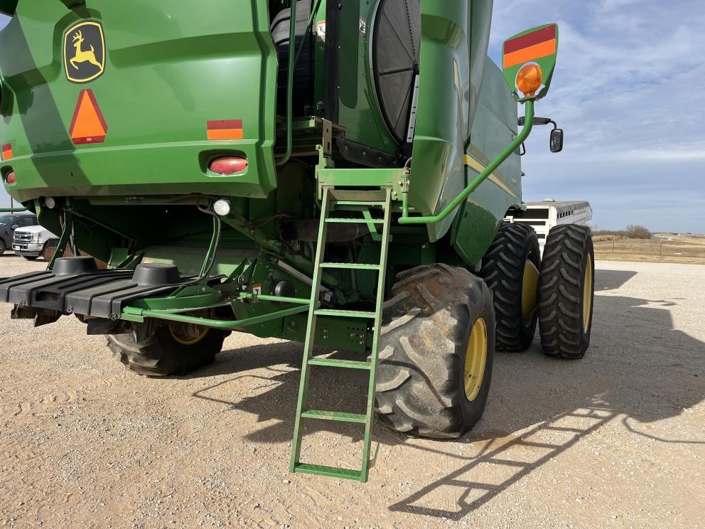 Image for 2013 John Deere S670