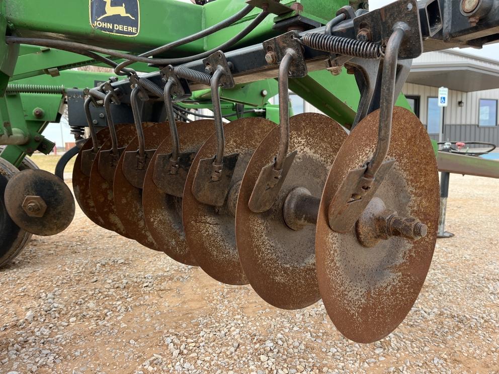 Image for 1990 John Deere 630