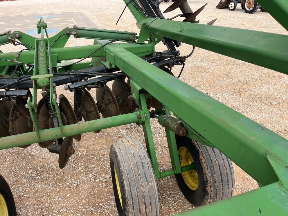 Image for 1990 John Deere 630