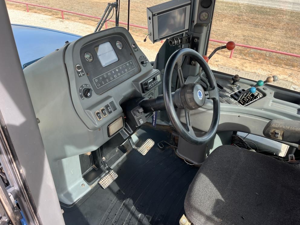 Image for 1999 New Holland 9282