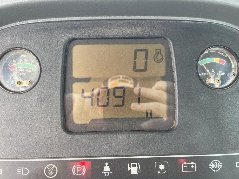 Image for 1999 New Holland 9282