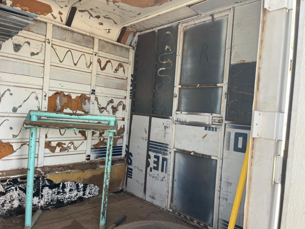 Image for 1999 Donahue STOCK TRAILER