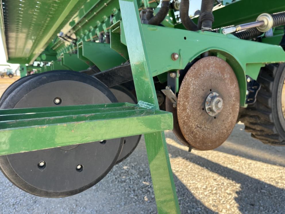 Image for 2016 Great Plains 3S4000HD