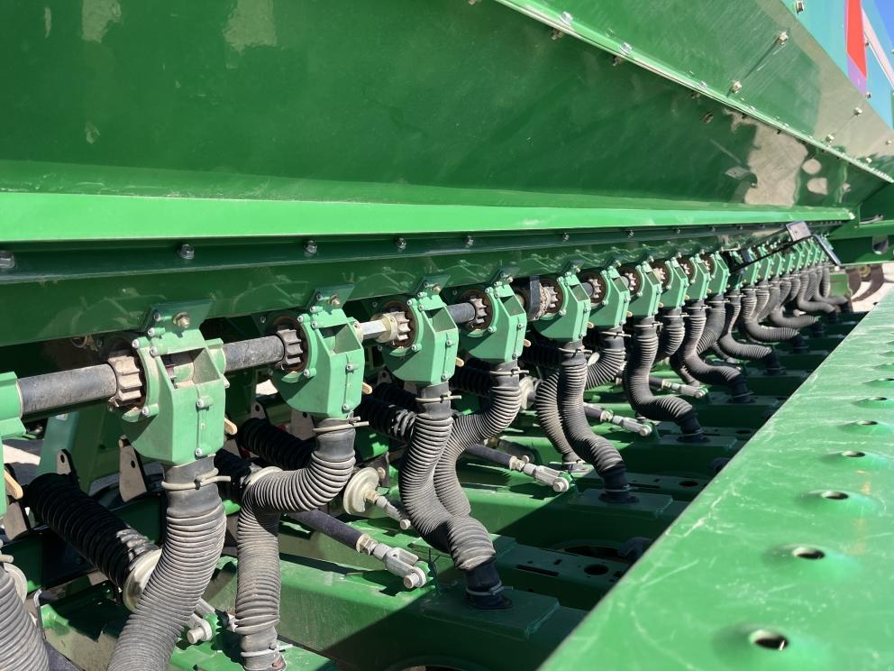 Image for 2016 Great Plains 3S4000HD