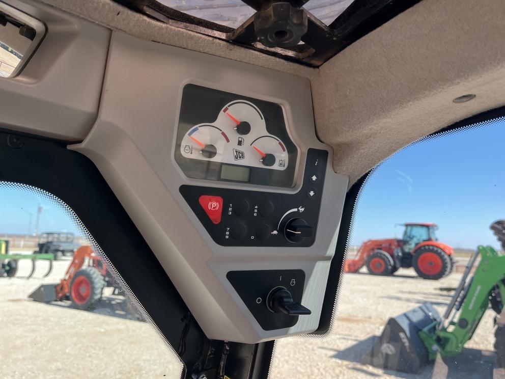 Image for 2020 JCB 3TS-8W