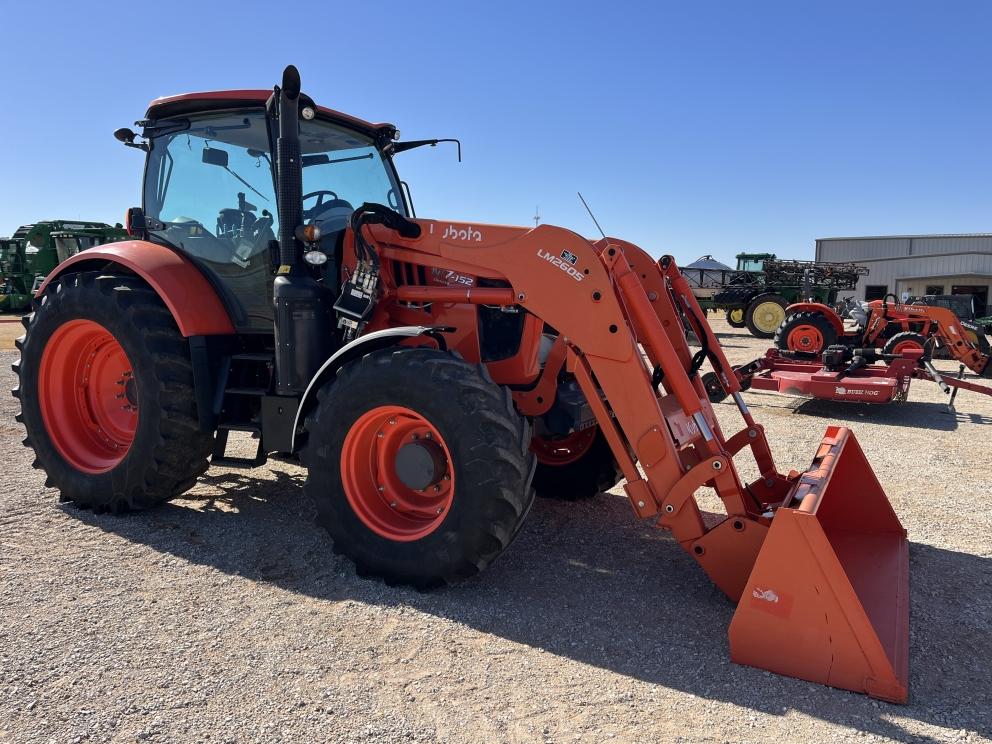 Image for 2021 Kubota M7-152 Deluxe