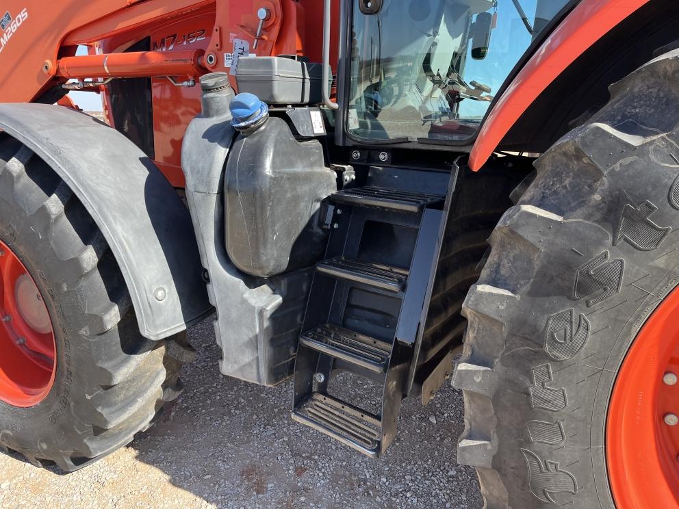 Image for 2021 Kubota M7-152 Deluxe