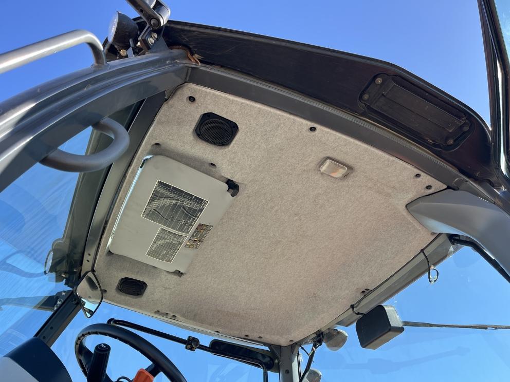 Image for 2021 Kubota M7-152 Deluxe