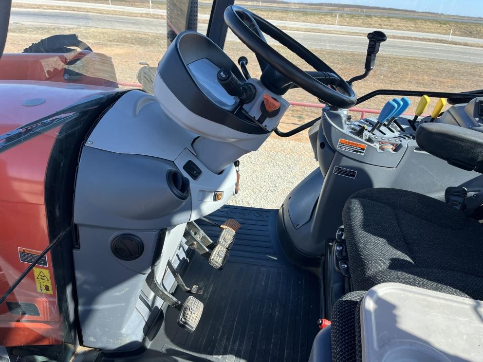 Image for 2021 Kubota M7-152 Deluxe