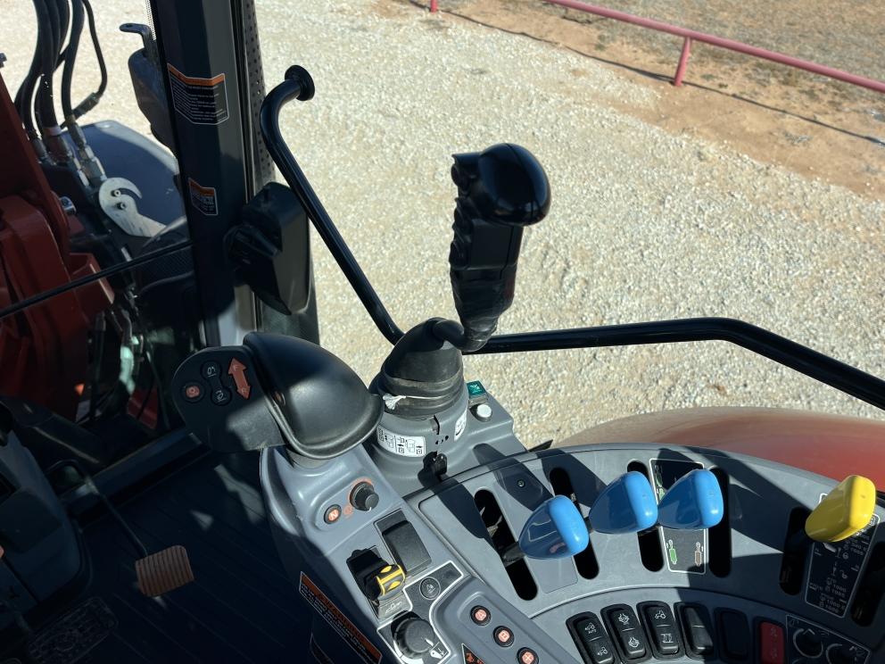 Image for 2021 Kubota M7-152 Deluxe