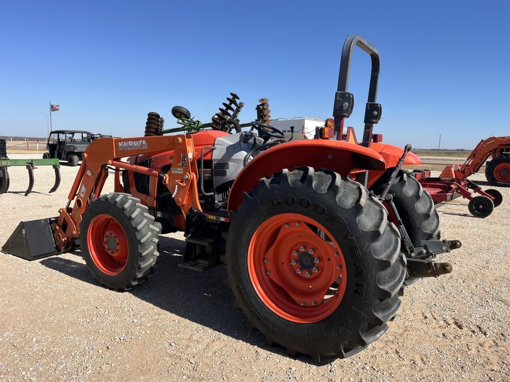 Image for 2017 Kubota M5-091D