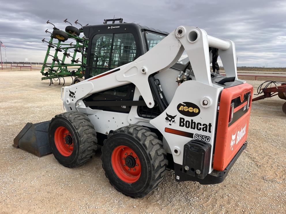 Image for 2011 Bobcat S650