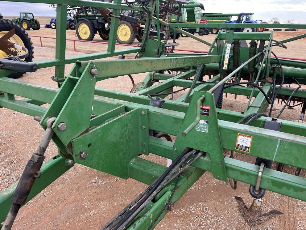 Image for 2000 John Deere 680