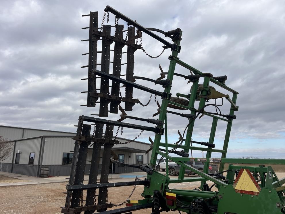 Image for 2000 John Deere 680