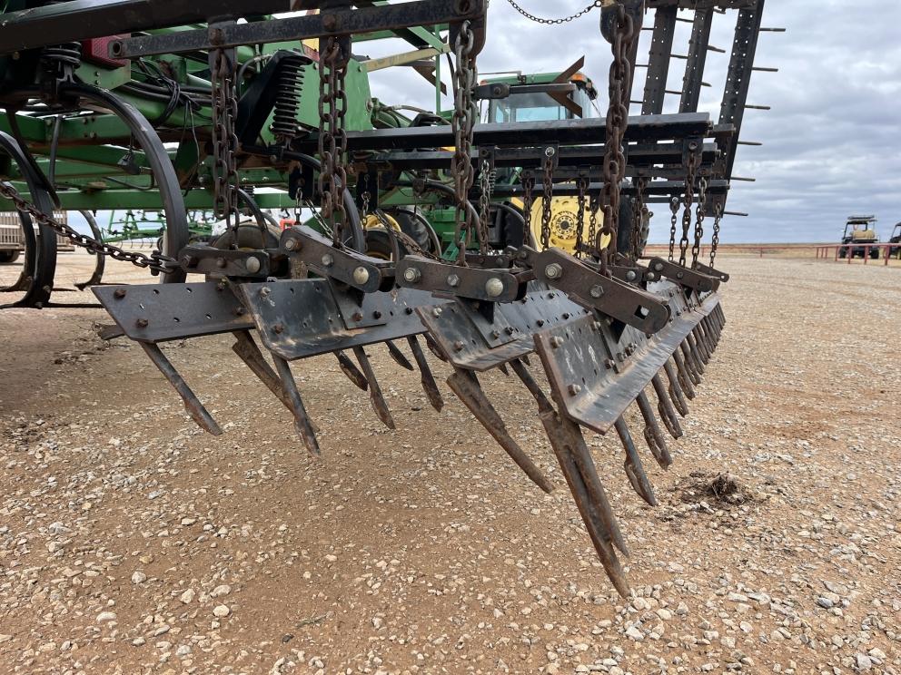 Image for 2000 John Deere 680