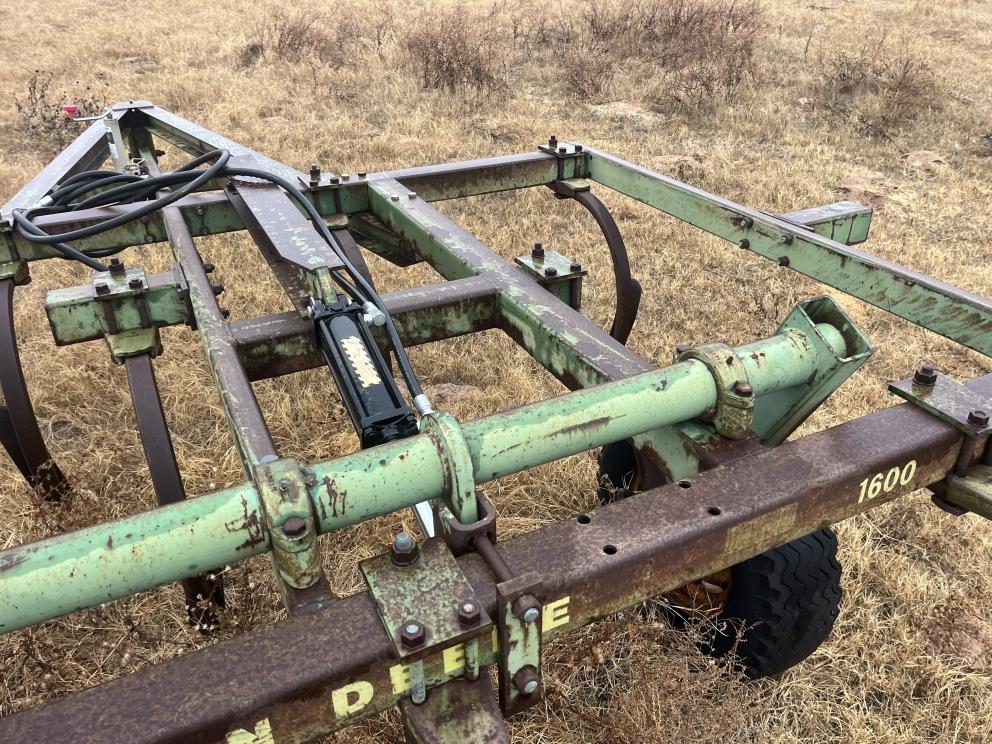 Image for John Deere 1600