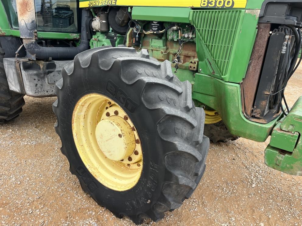 Image for 1998 John Deere 8300