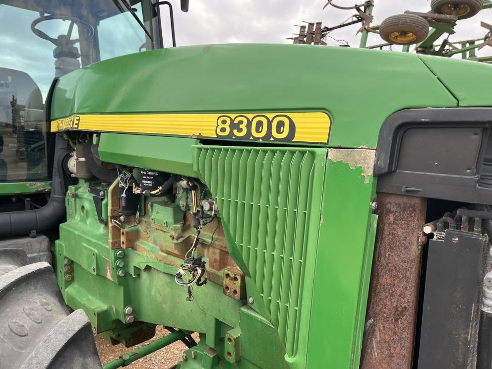 Image for 1998 John Deere 8300