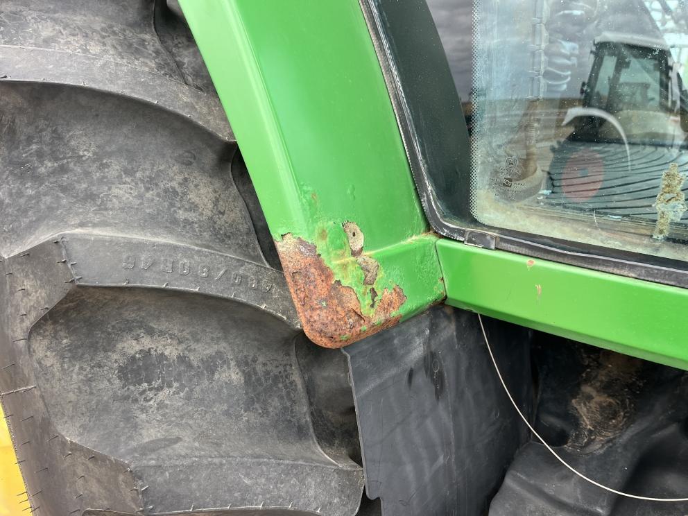 Image for 1998 John Deere 8300