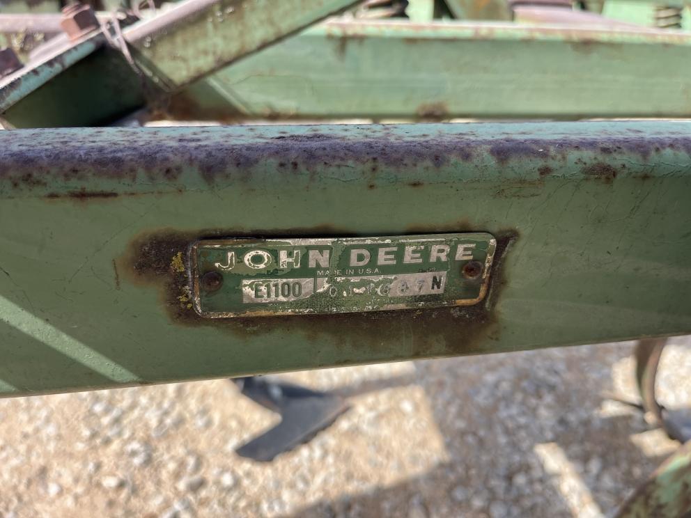 Image for John Deere 1100