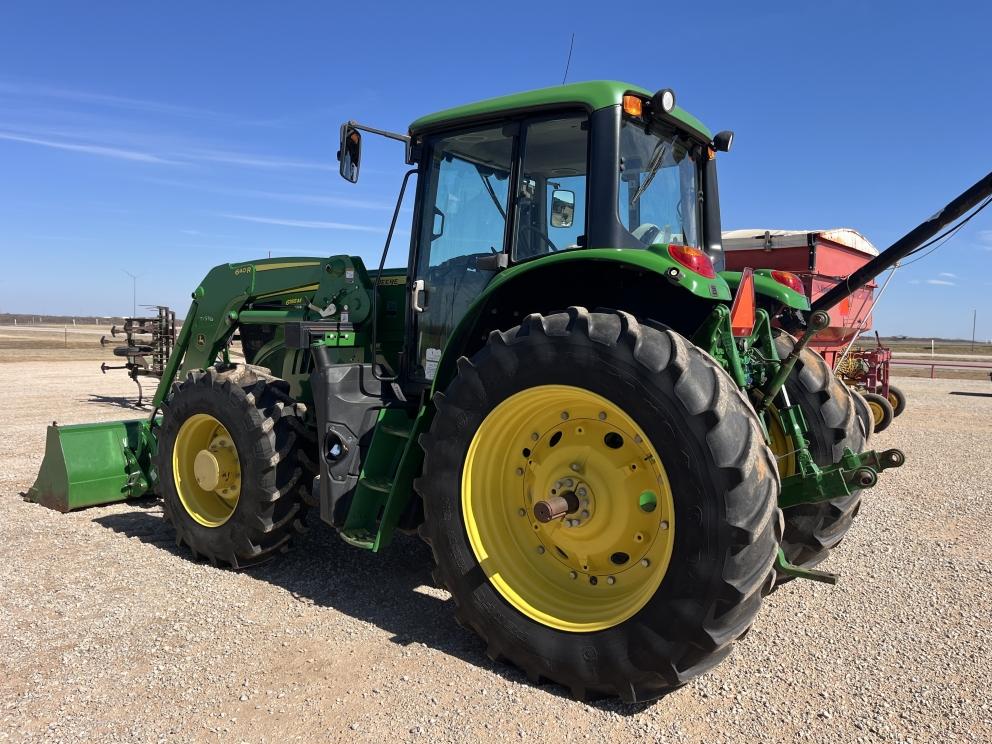 Image for 2018 John Deere 6155M