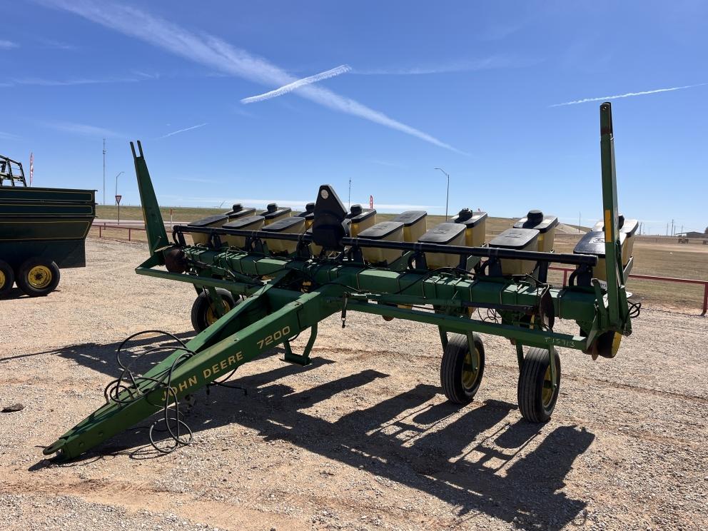 Image for John Deere 7200