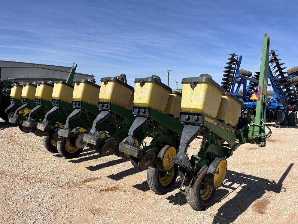 Image for John Deere 7200