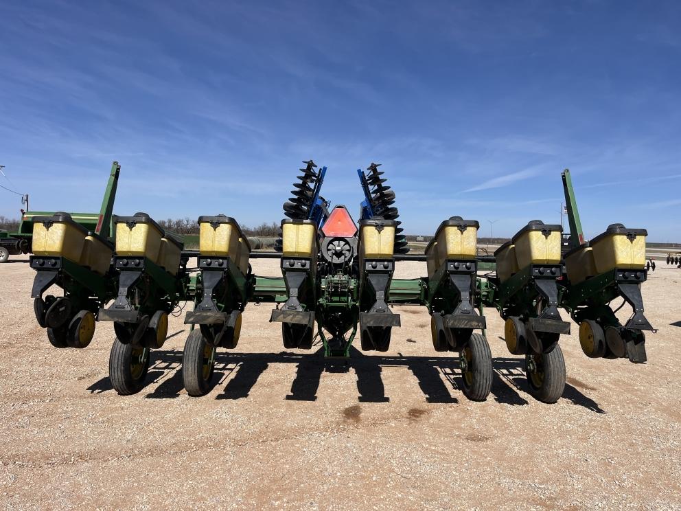 Image for John Deere 7200