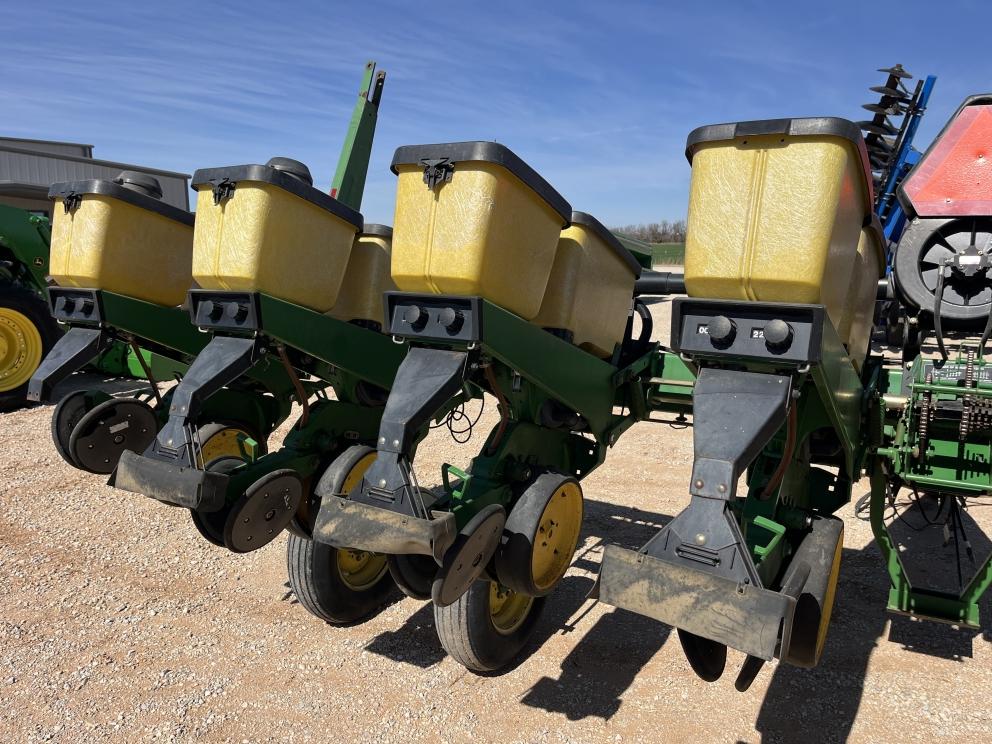 Image for John Deere 7200