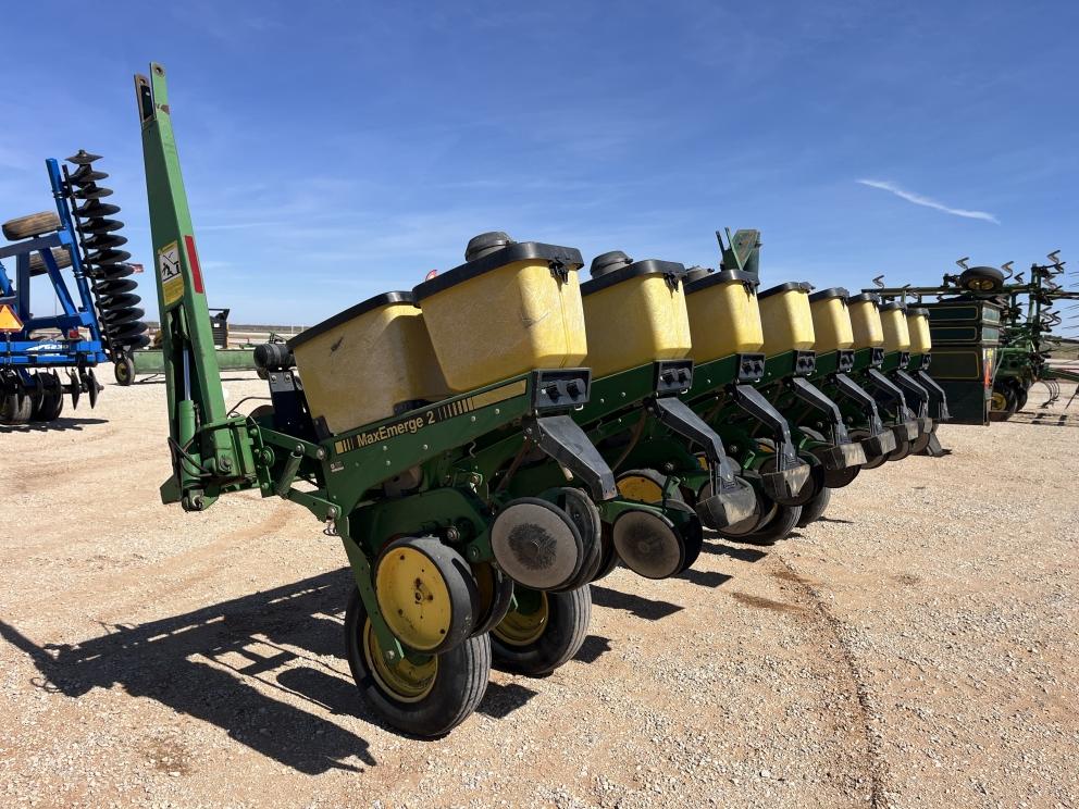 Image for John Deere 7200