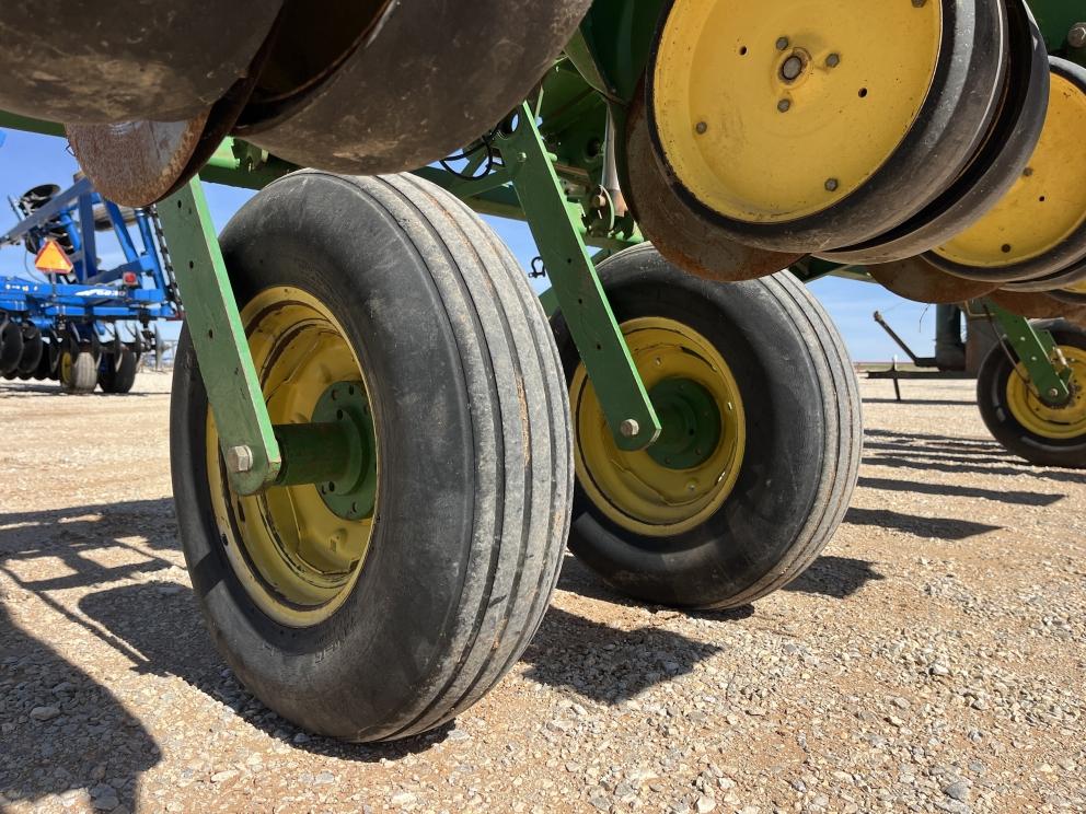 Image for John Deere 7200