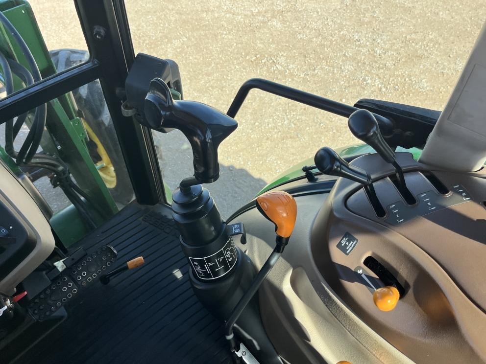 Image for 2006 John Deere 5525