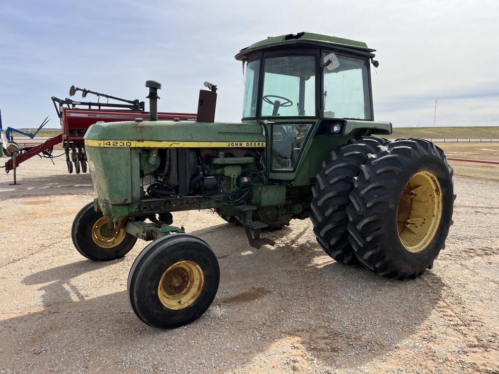 Image for 1975 John Deere 4230